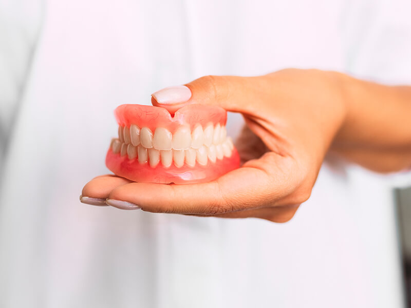 próteses dentárias